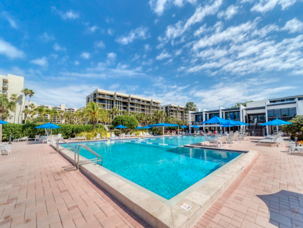 Luxurious Beachfront Condo in Longboat Key Florida - Stunning Gulf Views